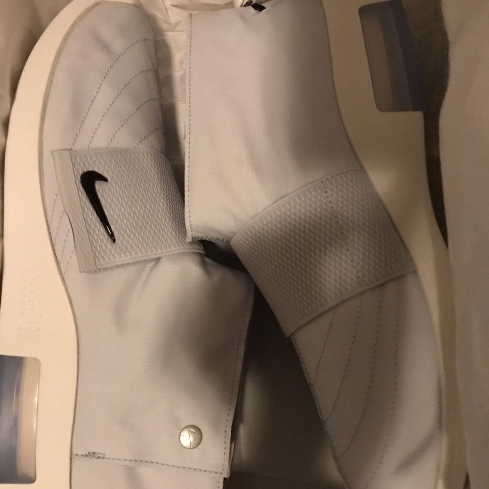 Air Fear Of God Moccasin Pure Platinum size 12